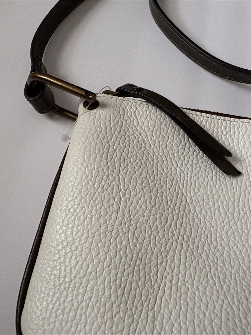 A. Bellucci white pebbled leather crossbody bag dark green trim & strap - Picture 2 of 7